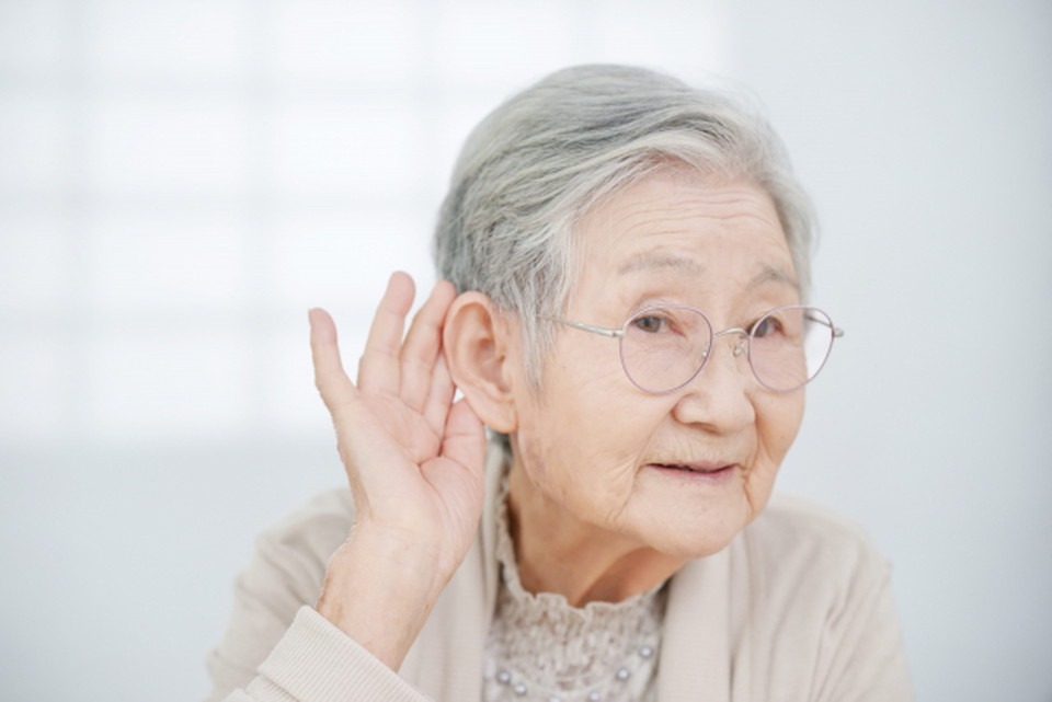 高齢者の聴覚障害と認知機能の関係