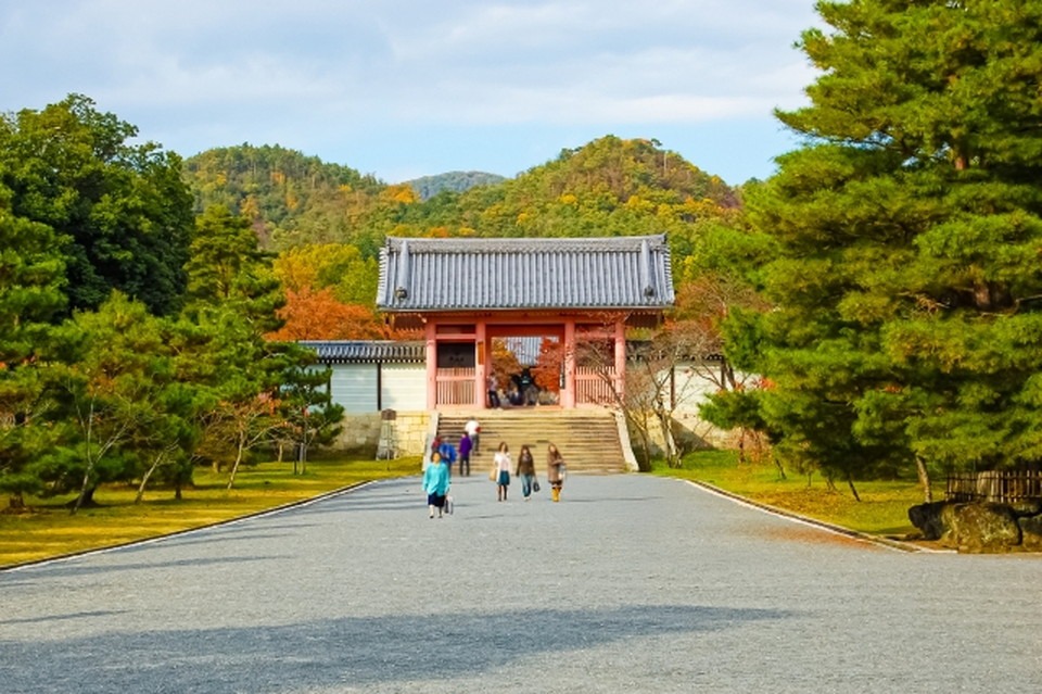 仁和寺にまつわる謎とその現代的解釈