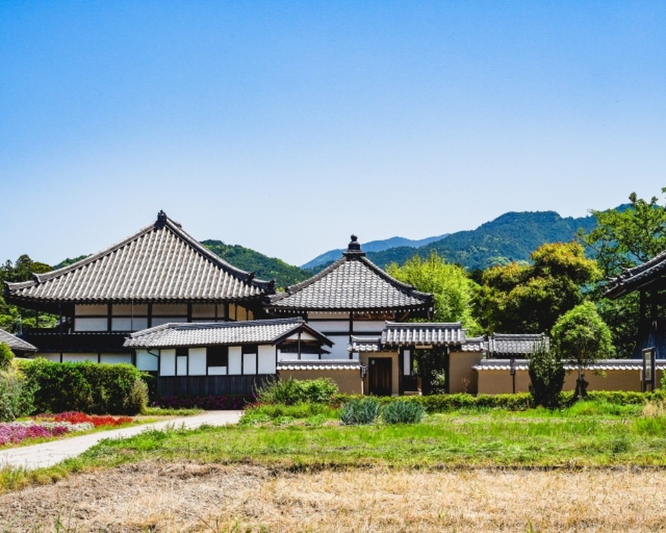 飛鳥寺の建築技術：日本建築の始まりを支えた瓦、木材、石材